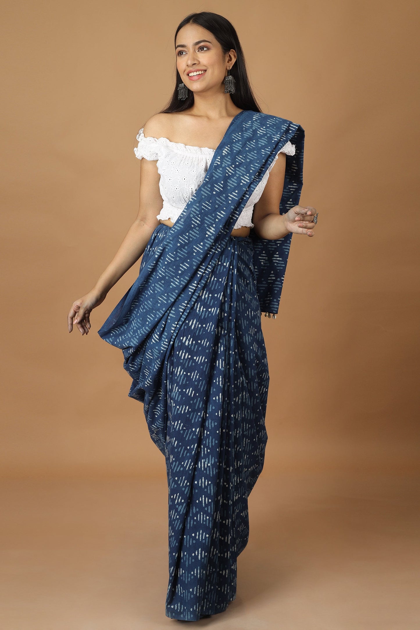 Tryasra Dabu Indigo Saree