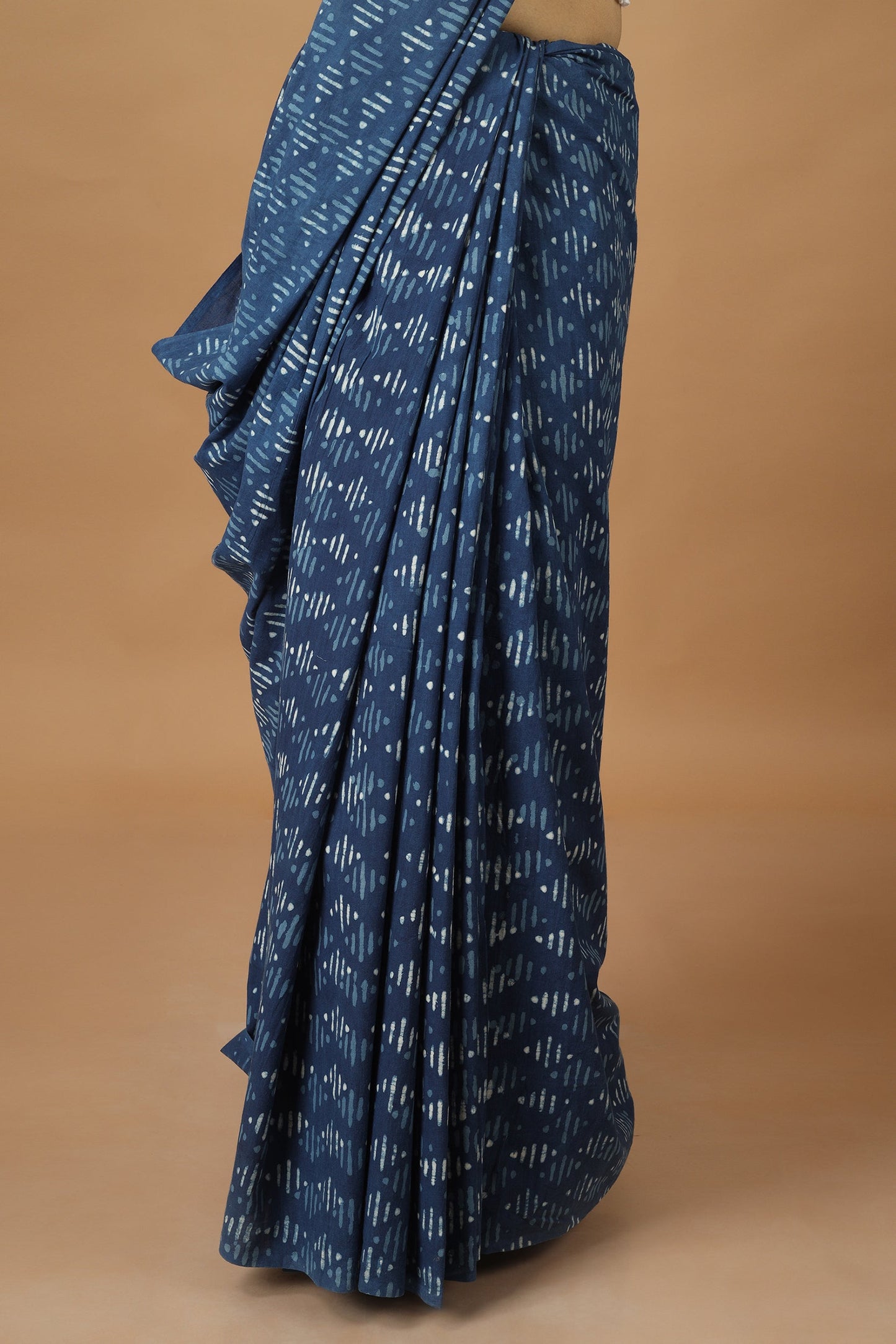 Tryasra Dabu Indigo Saree