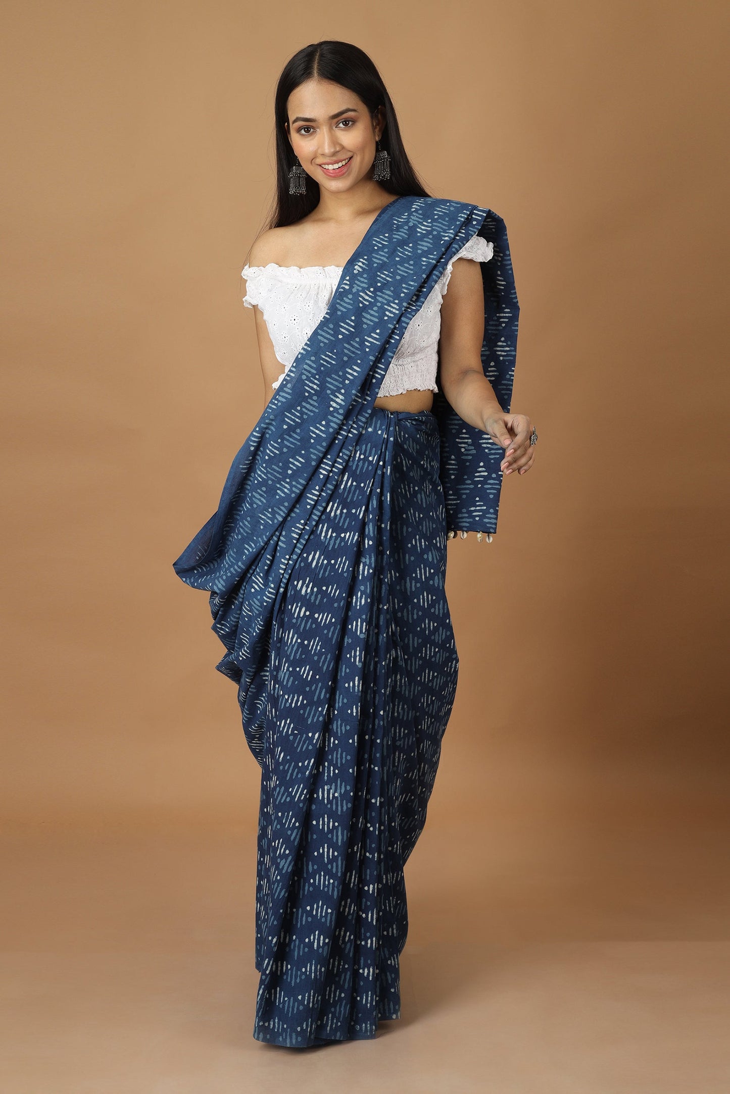 Tryasra Dabu Indigo Saree
